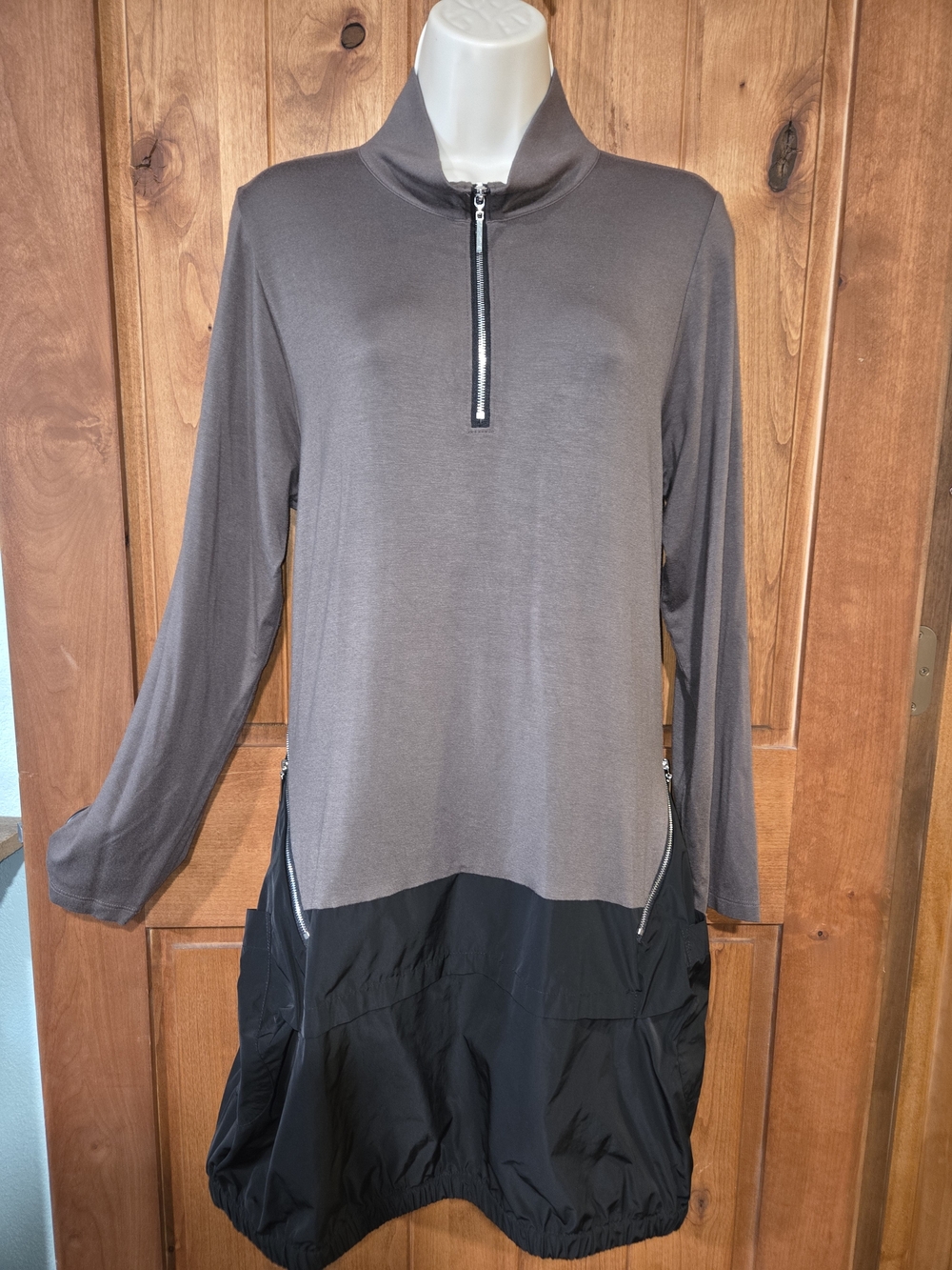 Sun Kim Long Sleeve Two-Tone Gray and Black Dress with Zip Detail